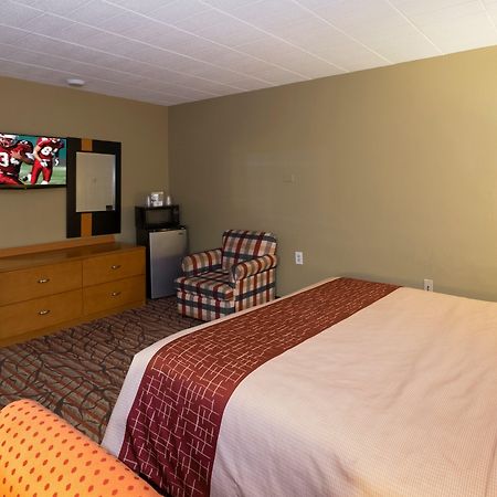 Red Roof Inn Baltimore Northwest Exterior photo